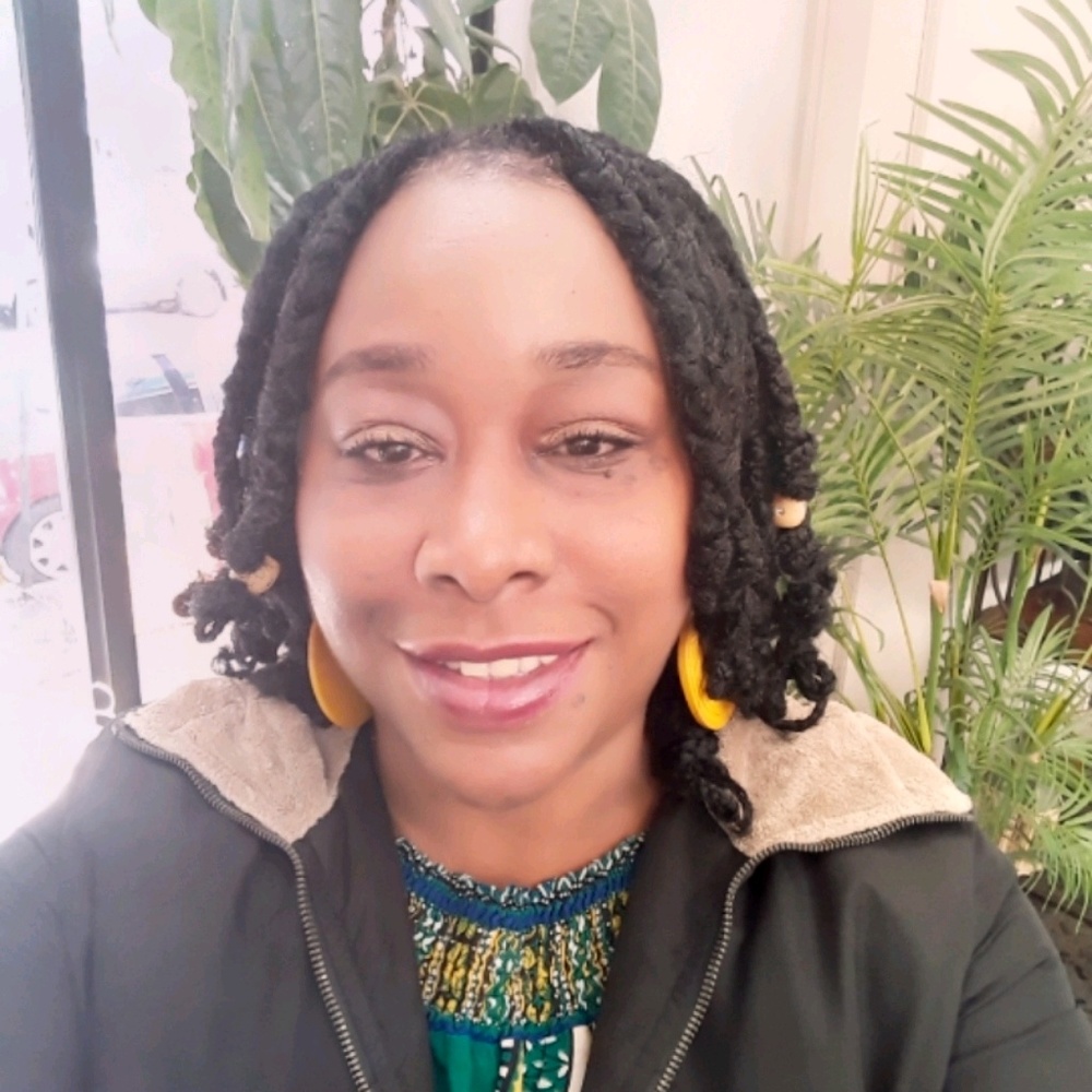 Meet your Posher, Desiree